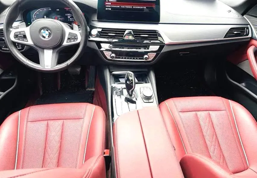 2022 BMW 5 Series 2.0T 252HP L4 8AT,autocango,china used car exporter,china ev exporter,chinese used car exporter,chinese used ev exporter