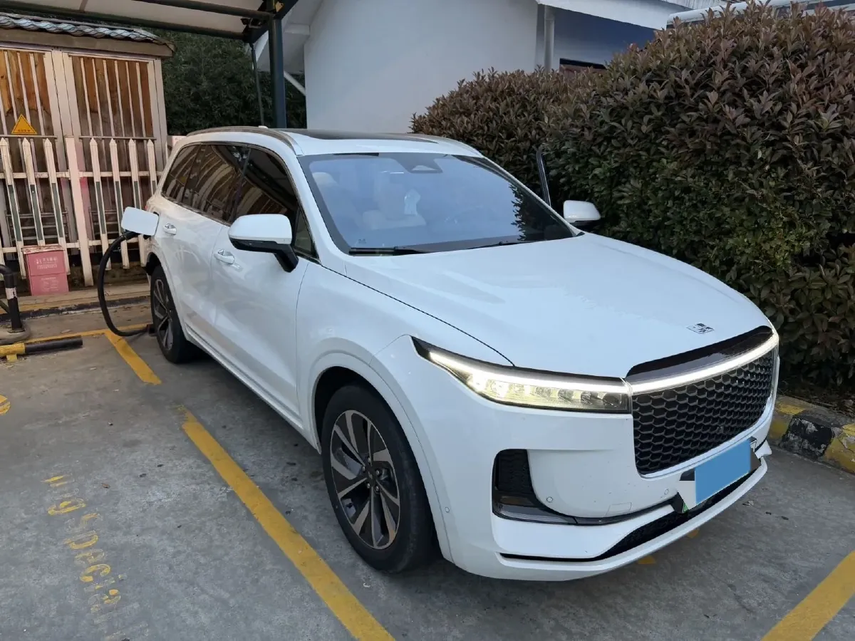 2021 Li ONE Range Extended 131HP REEV 40.5KWH,autocango,china used car exporter,china ev exporter,chinese used car exporter,chinese used ev exporter