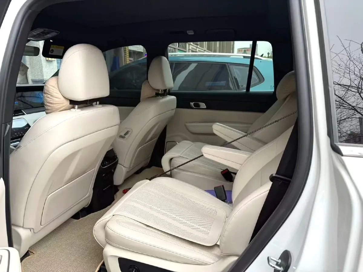 2021 Li ONE Range Extended 131HP REEV 40.5KWH,autocango,china used car exporter,china ev exporter,chinese used car exporter,chinese used ev exporter