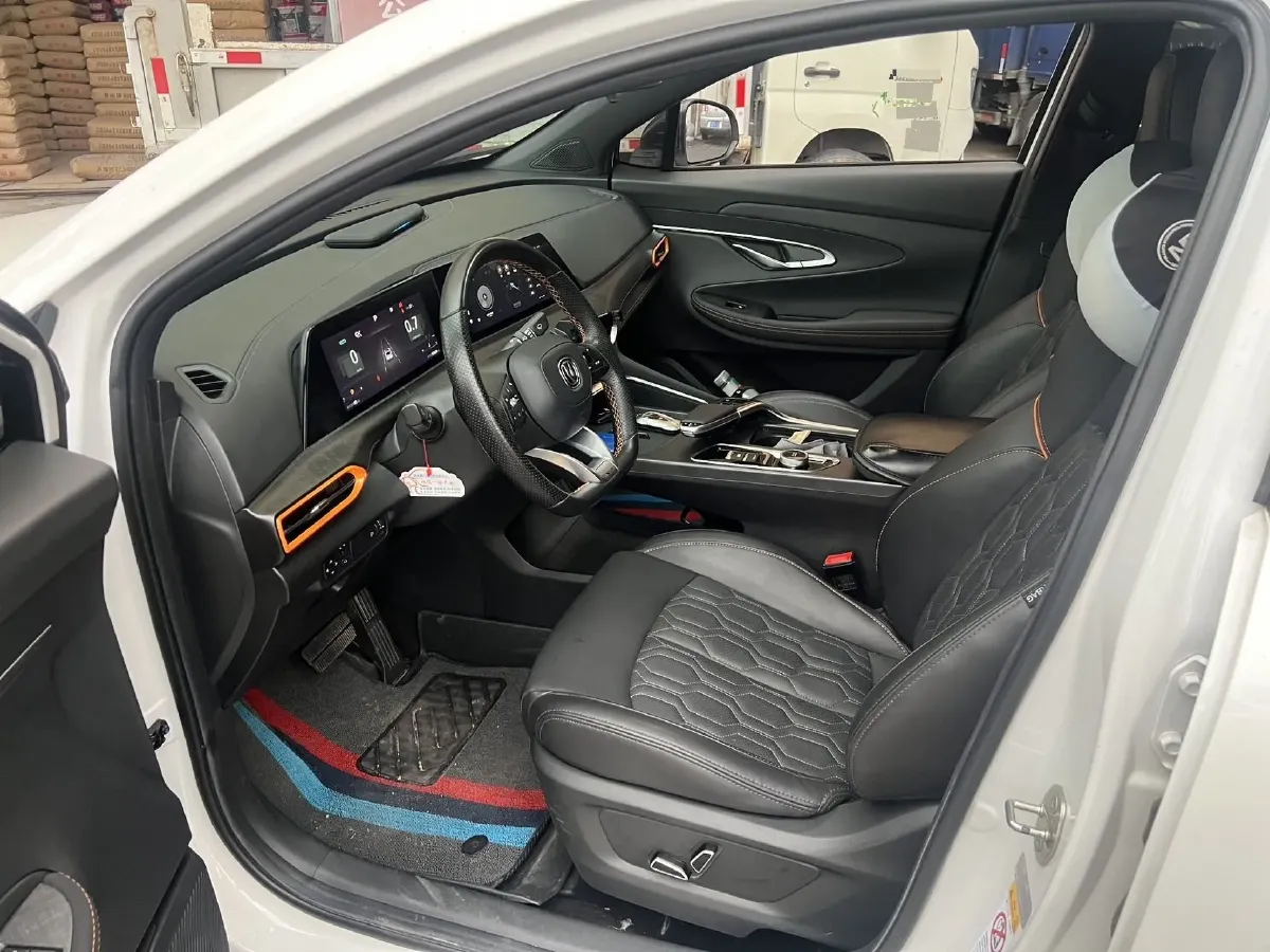 2022 ChangAn UNI-T 1.5T 188HP L4 7DCT,autocango,china used car exporter,china ev exporter,chinese used car exporter,chinese used ev exporter