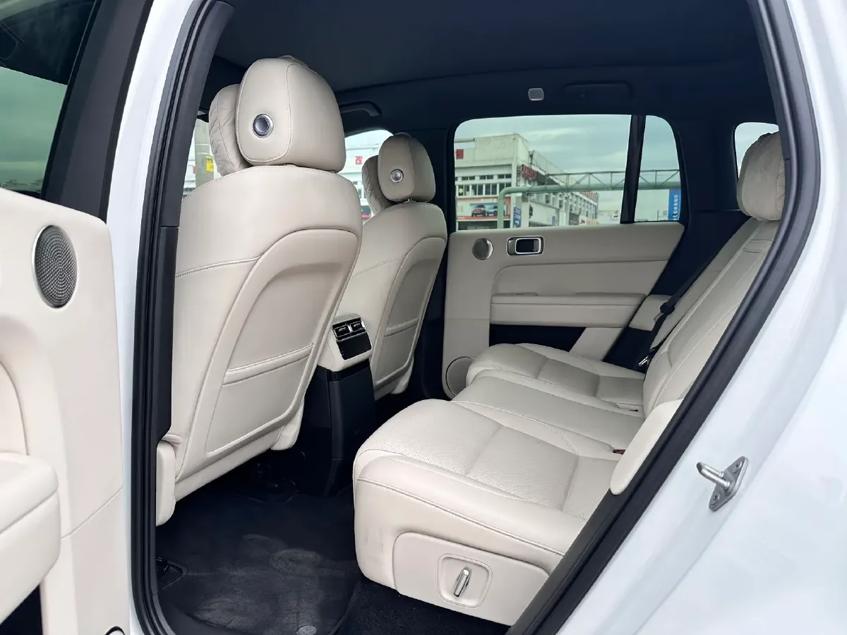 2024 Li L6 Range Extended 154HP L4 REEV 36.8KWH,autocango,china used car exporter,china ev exporter,chinese used car exporter,chinese used ev exporter