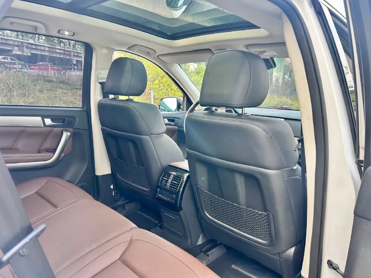 2017 Haval H8 2.0T 252HP L4 8AT,autocango,china used car exporter,china ev exporter,chinese used car exporter,chinese used ev exporter