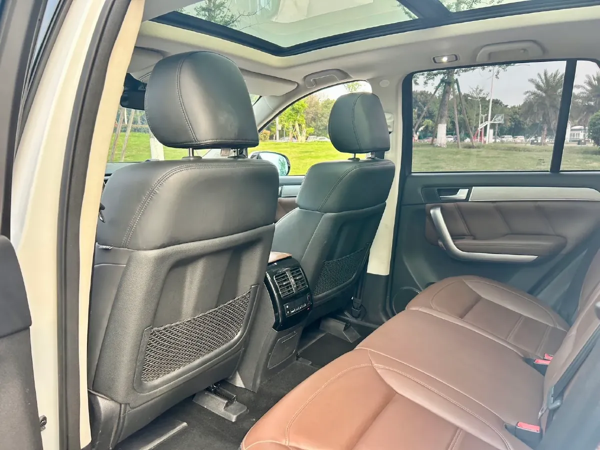 2017 Haval H8 2.0T 252HP L4 8AT,autocango,china used car exporter,china ev exporter,chinese used car exporter,chinese used ev exporter