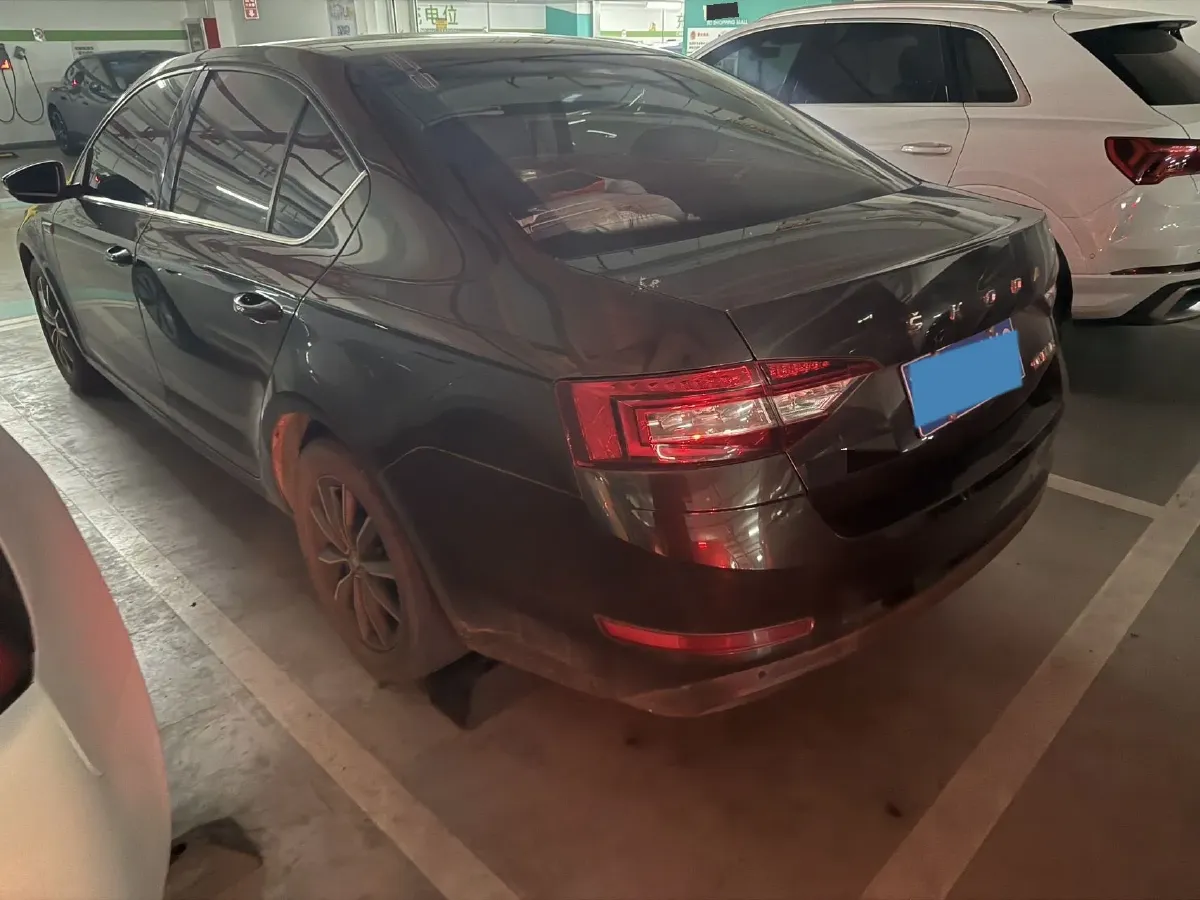 2019 Skoda Octavia 1.5L 116HP L4 6AT,autocango,china used car exporter,china ev exporter,chinese used car exporter,chinese used ev exporter