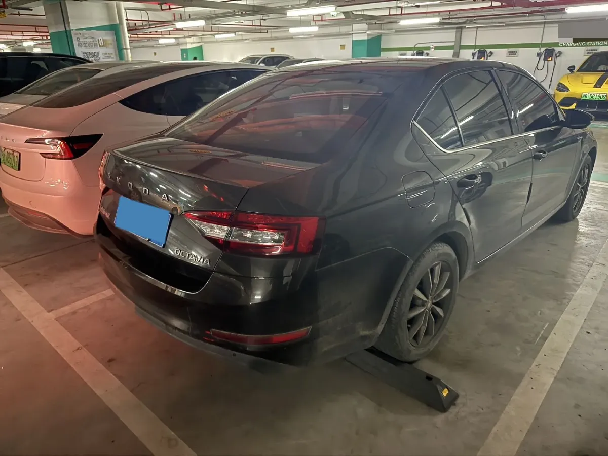 2019 Skoda Octavia 1.5L 116HP L4 6AT,autocango,china used car exporter,china ev exporter,chinese used car exporter,chinese used ev exporter