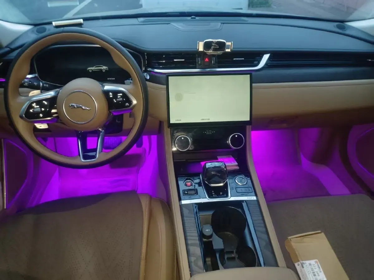 2023 Jaguar XFL 2.0T 250HP L4 8AT,autocango,china used car exporter,china ev exporter,chinese used car exporter,chinese used ev exporter