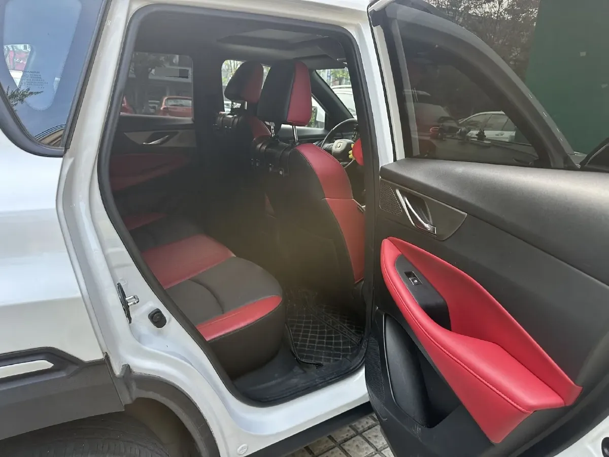 2021 ChangAn CS35 Plus 1.4T 160HP L4 7DCT,autocango,china used car exporter,china ev exporter,chinese used car exporter,chinese used ev exporter