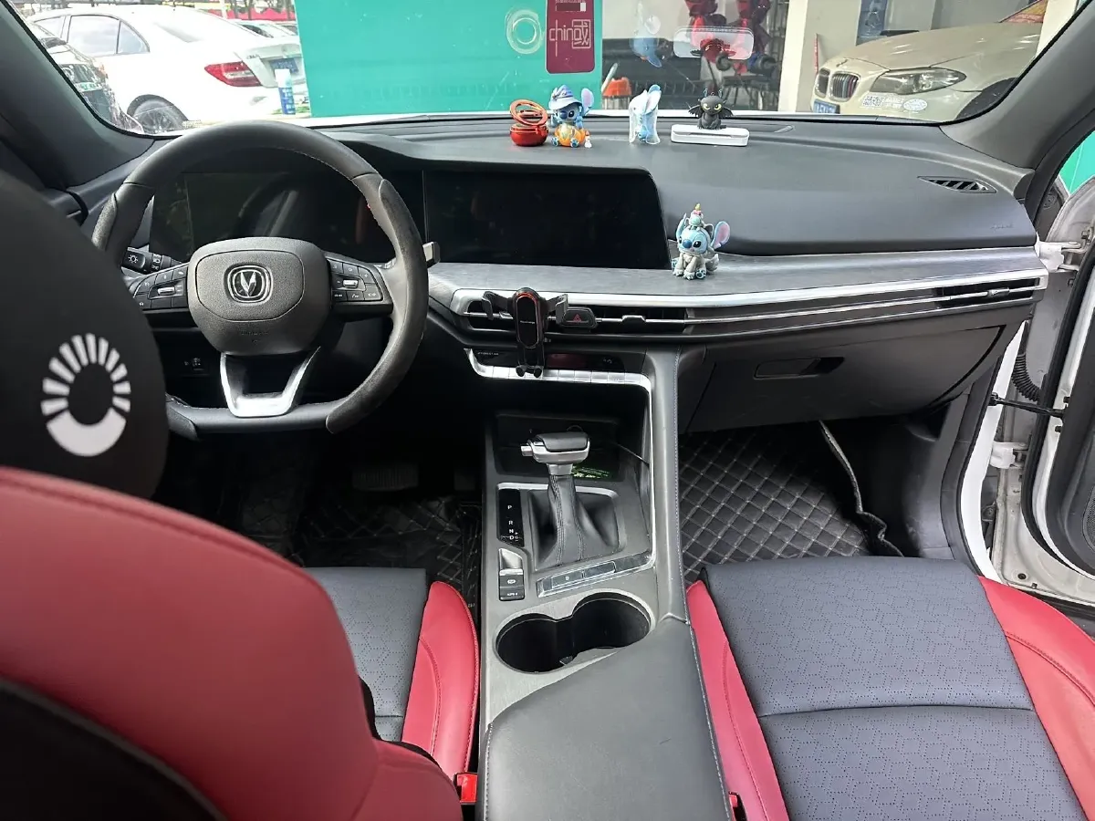 2021 ChangAn CS35 Plus 1.4T 160HP L4 7DCT,autocango,china used car exporter,china ev exporter,chinese used car exporter,chinese used ev exporter