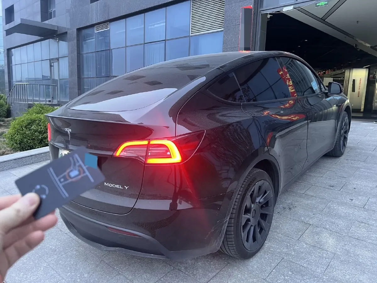 2024 Tesla Model Y BEV 78.4KWH,autocango,china used car exporter,china ev exporter,chinese used car exporter,chinese used ev exporter