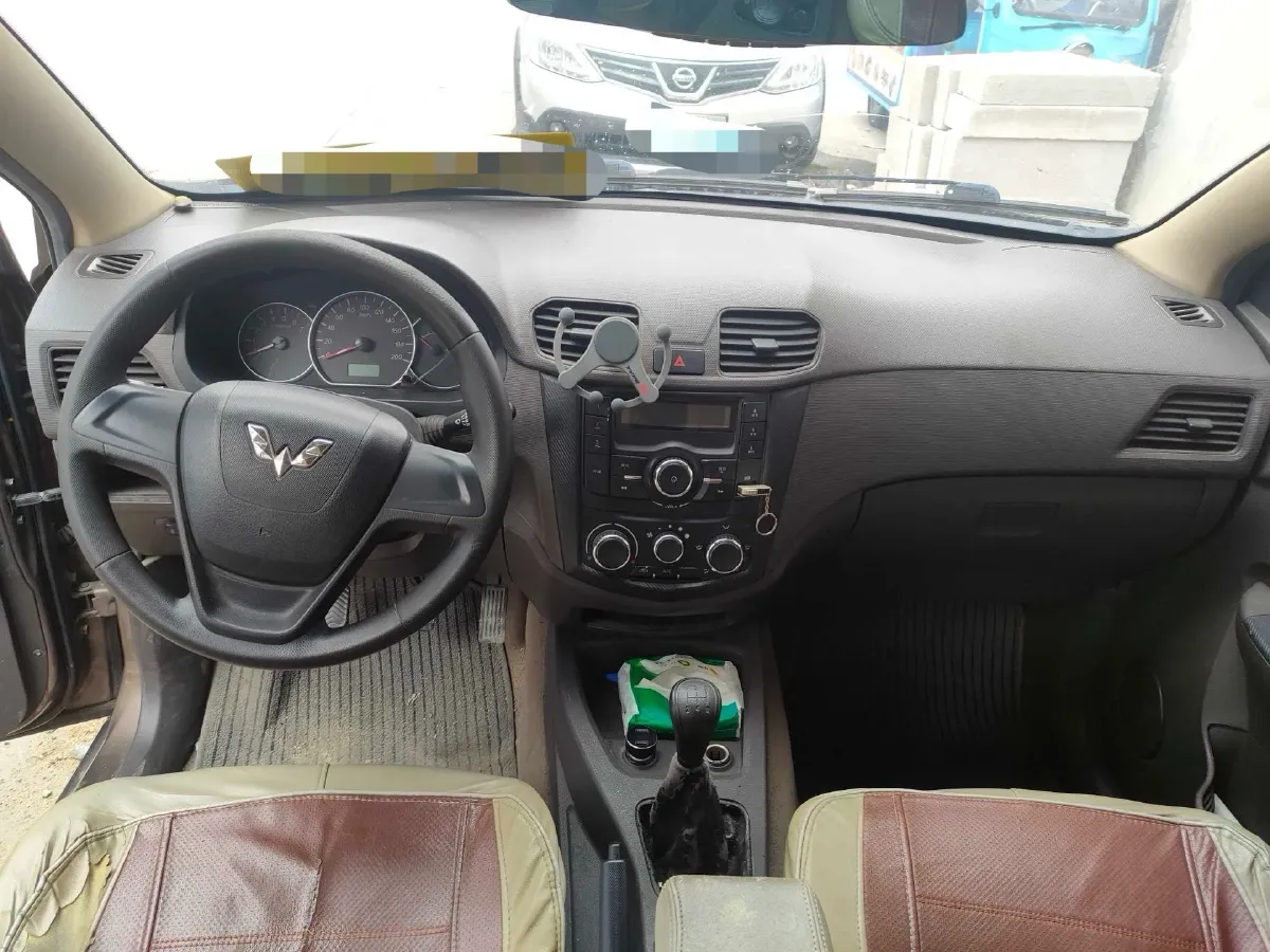 2018 WuLing HongGuang 1.5L 105HP L4 5MT,autocango,china used car exporter,china ev exporter,chinese used car exporter,chinese used ev exporter