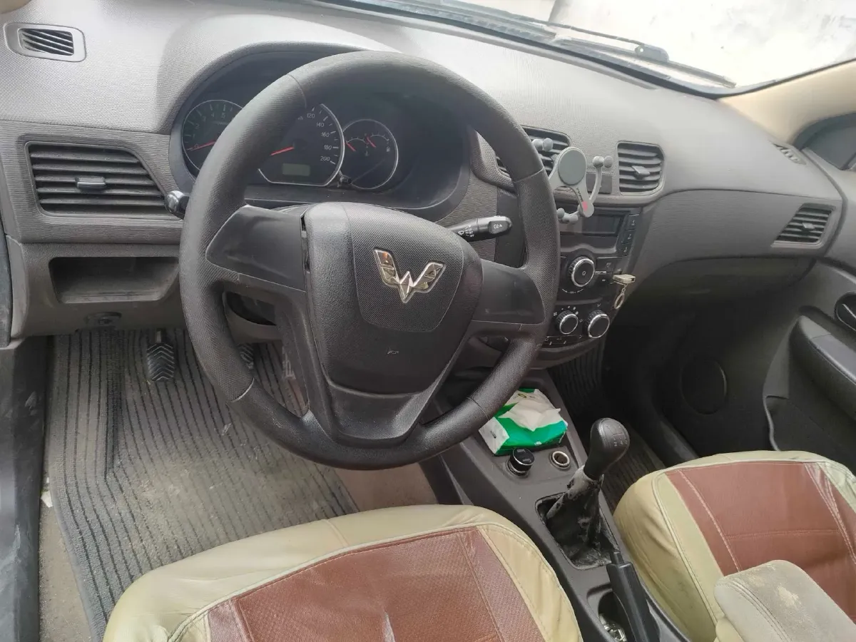 2018 WuLing HongGuang 1.5L 105HP L4 5MT,autocango,china used car exporter,china ev exporter,chinese used car exporter,chinese used ev exporter
