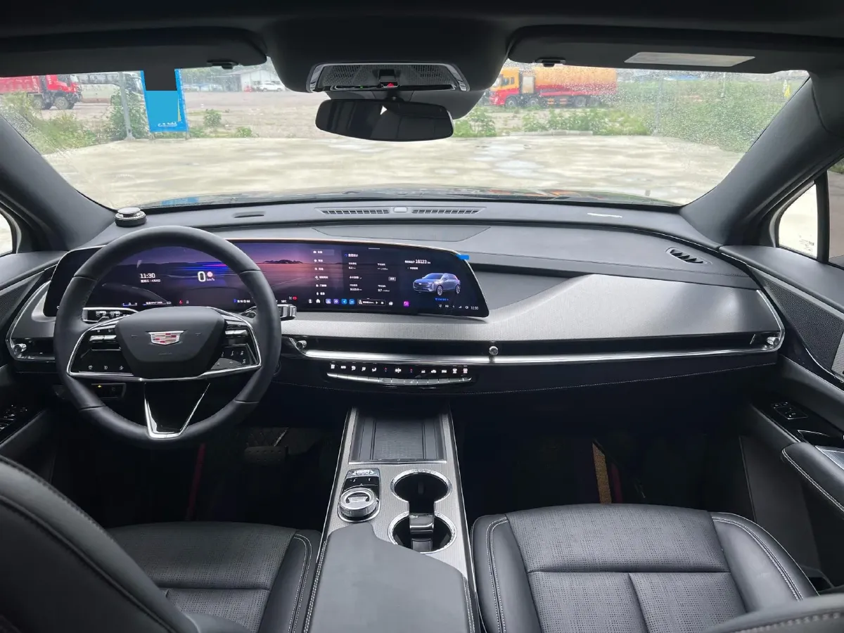 2025 Cadillac XT5 2.0T 237HP L4 9AT,autocango,china used car exporter,china ev exporter,chinese used car exporter,chinese used ev exporter