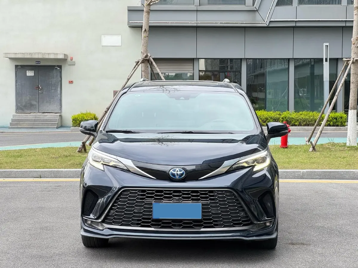 2023 Toyota Granvia 2.5L 189HP L4 E-CVT Hybrid,autocango,china used car exporter,china ev exporter,chinese used car exporter,chinese used ev exporter