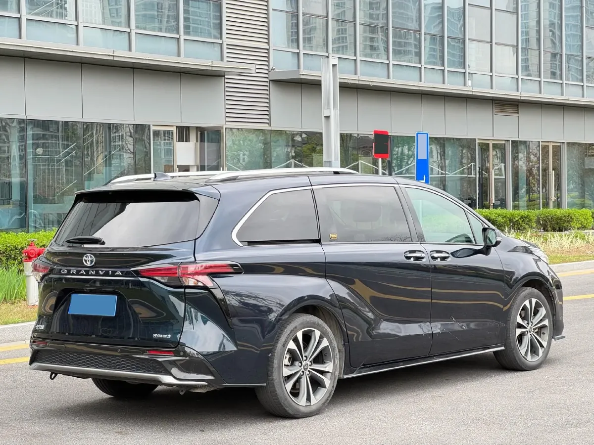 2023 Toyota Granvia 2.5L 189HP L4 E-CVT Hybrid,autocango,china used car exporter,china ev exporter,chinese used car exporter,chinese used ev exporter