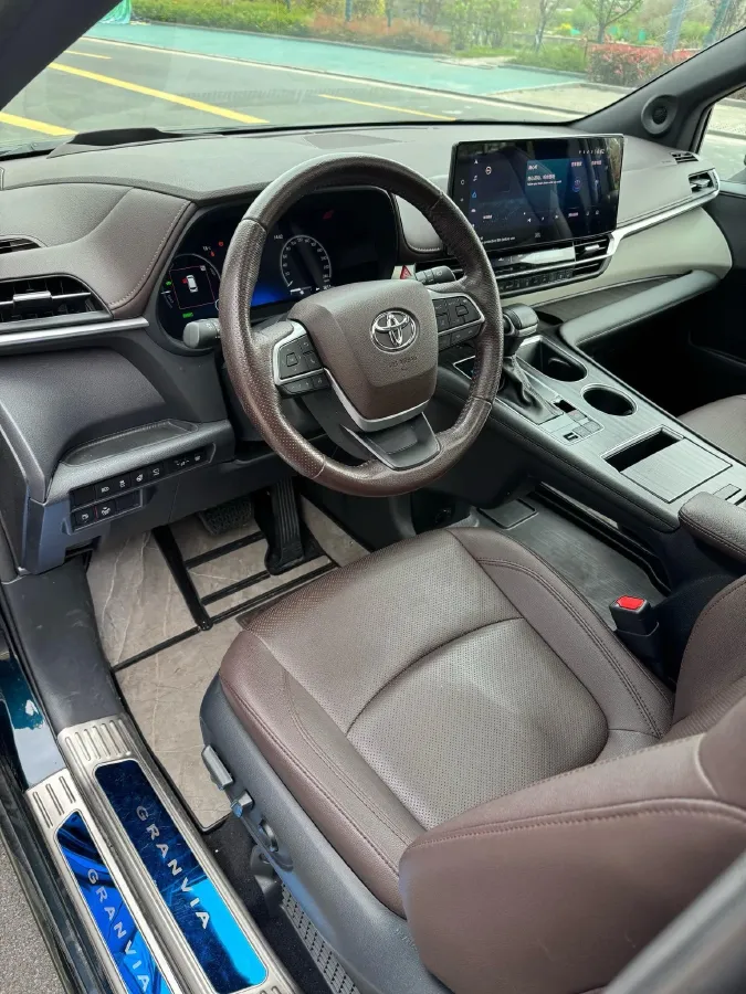 2023 Toyota Granvia 2.5L 189HP L4 E-CVT Hybrid,autocango,china used car exporter,china ev exporter,chinese used car exporter,chinese used ev exporter
