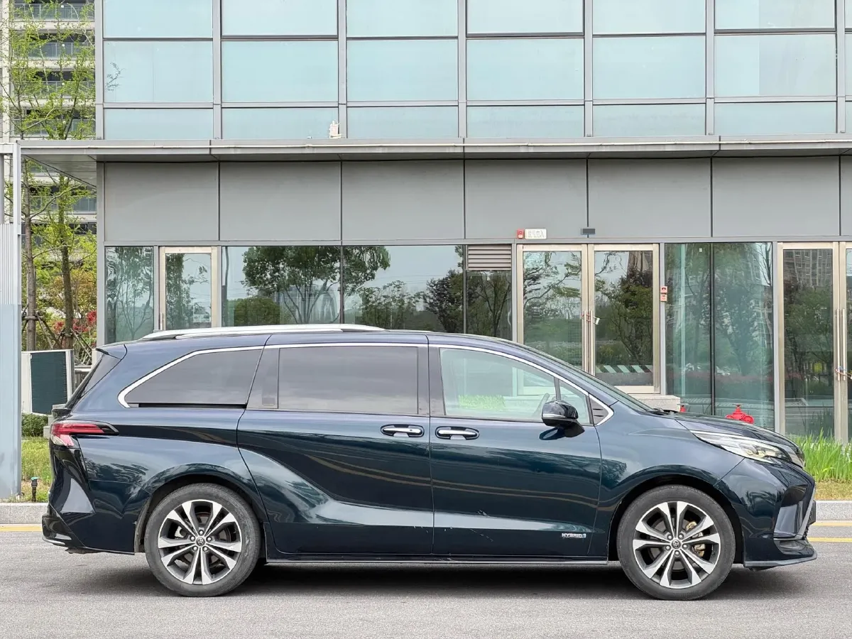 2023 Toyota Granvia 2.5L 189HP L4 E-CVT Hybrid,autocango,china used car exporter,china ev exporter,chinese used car exporter,chinese used ev exporter