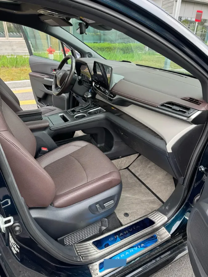 2023 Toyota Granvia 2.5L 189HP L4 E-CVT Hybrid,autocango,china used car exporter,china ev exporter,chinese used car exporter,chinese used ev exporter