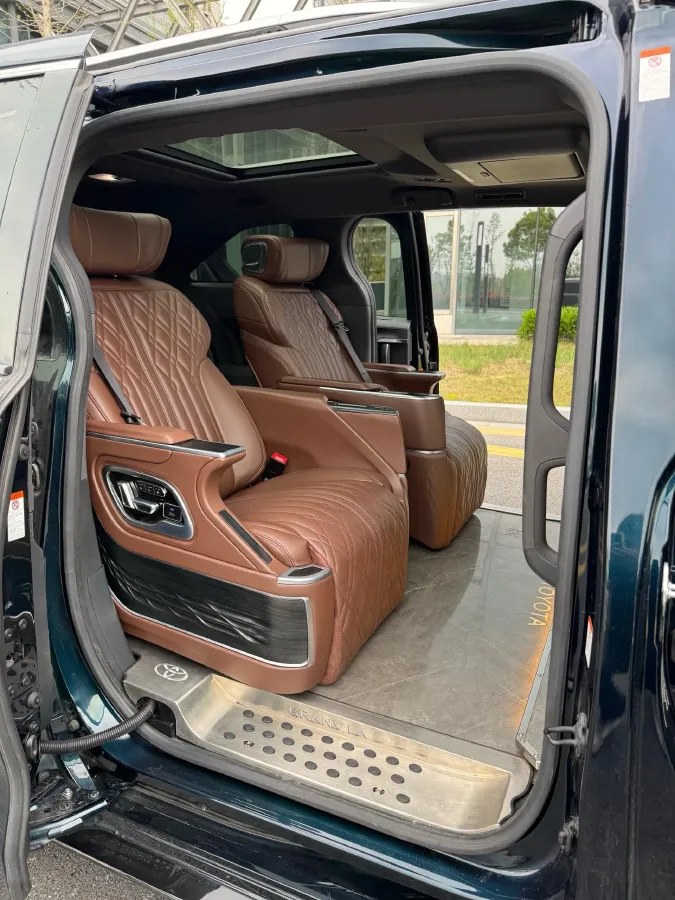 2023 Toyota Granvia 2.5L 189HP L4 E-CVT Hybrid,autocango,china used car exporter,china ev exporter,chinese used car exporter,chinese used ev exporter