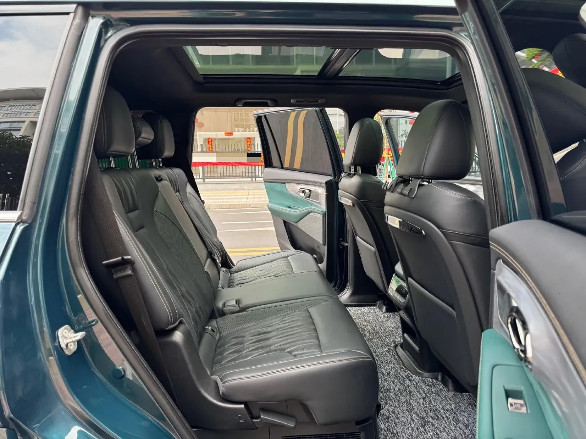 2022 GAC Trumpchi GS8 2.0T 190HP L4 E-CVT Hybrid,autocango,china used car exporter,china ev exporter,chinese used car exporter,chinese used ev exporter