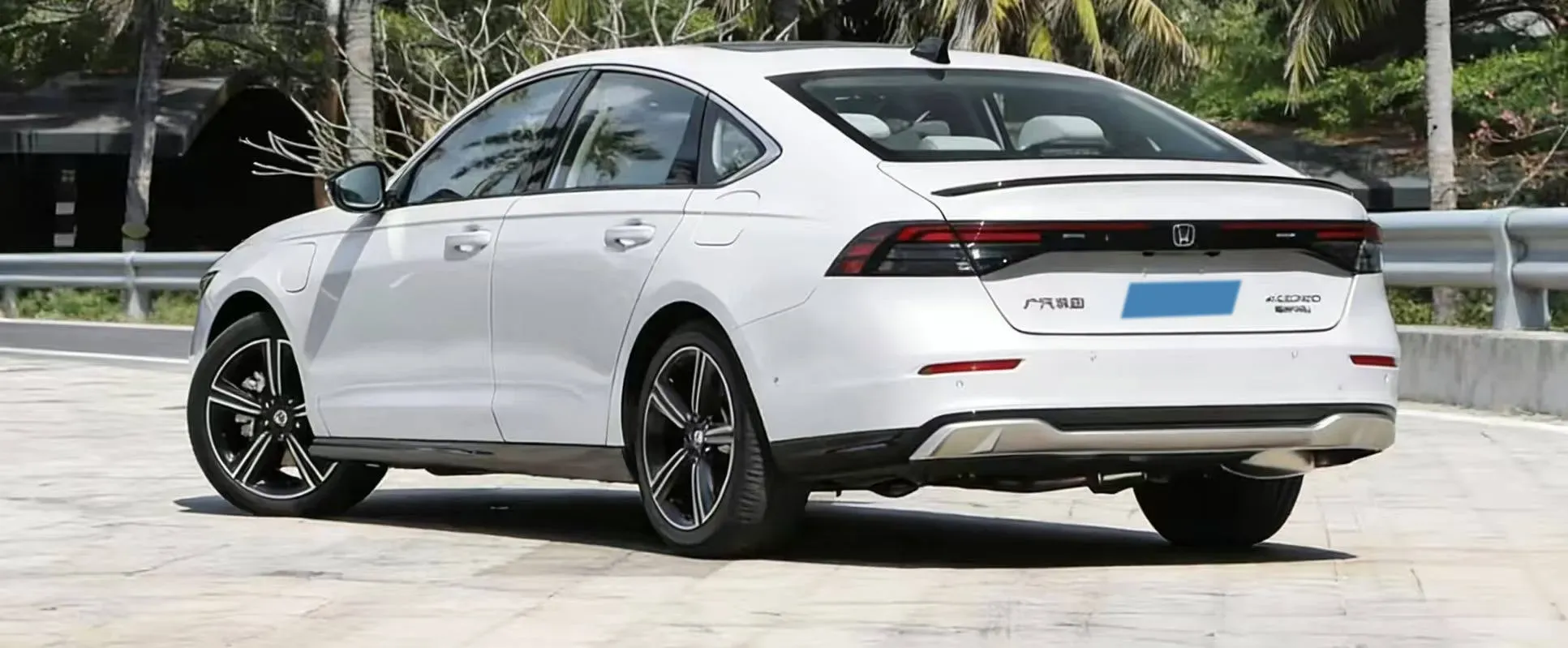 2025 Honda Accord 2.0L 148HP L4 E-CVT PHEV,autocango,china used car exporter,china ev exporter,chinese used car exporter,chinese used ev exporter