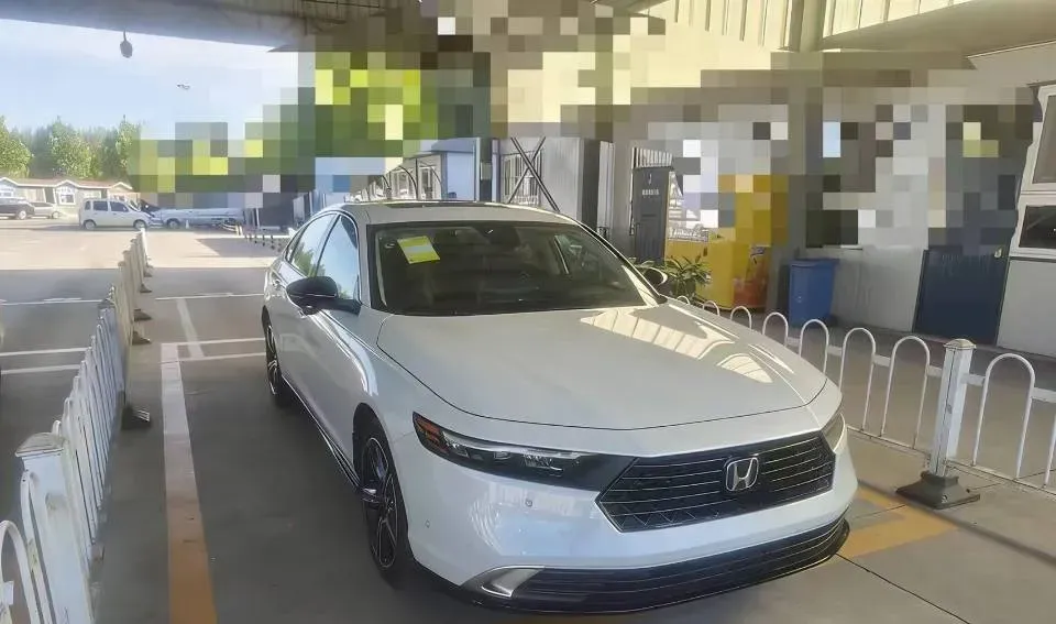 2025 Honda Accord 2.0L 148HP L4 E-CVT PHEV,autocango,china used car exporter,china ev exporter,chinese used car exporter,chinese used ev exporter