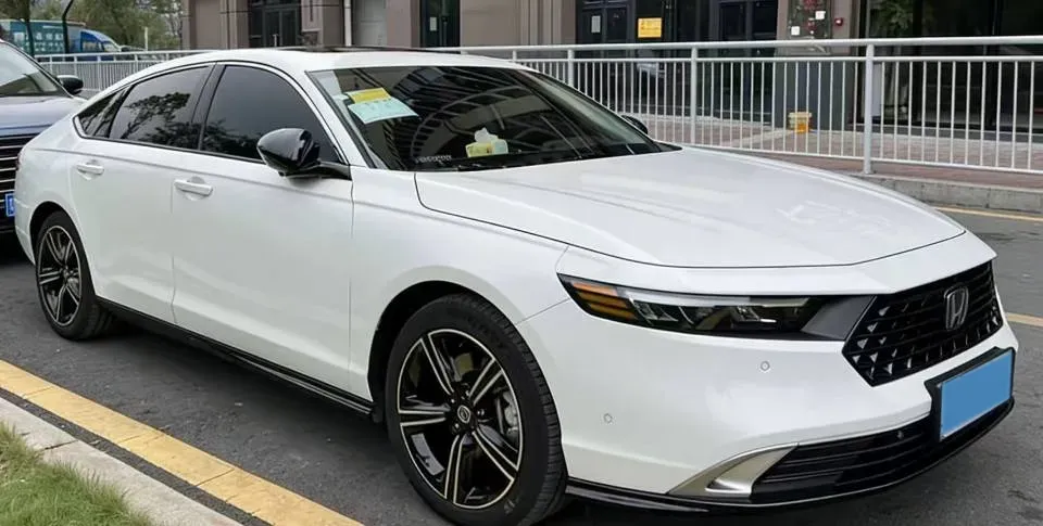 2025 Honda Accord 2.0L 148HP L4 E-CVT PHEV,autocango,china used car exporter,china ev exporter,chinese used car exporter,chinese used ev exporter