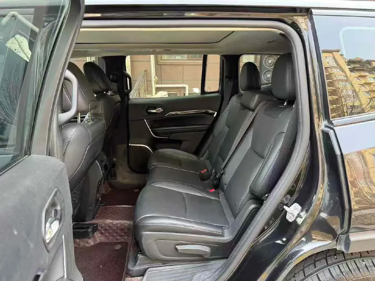 2018 Jeep Grand Commander 2.0T 265HP L4 9AT,autocango,china used car exporter,china ev exporter,chinese used car exporter,chinese used ev exporter