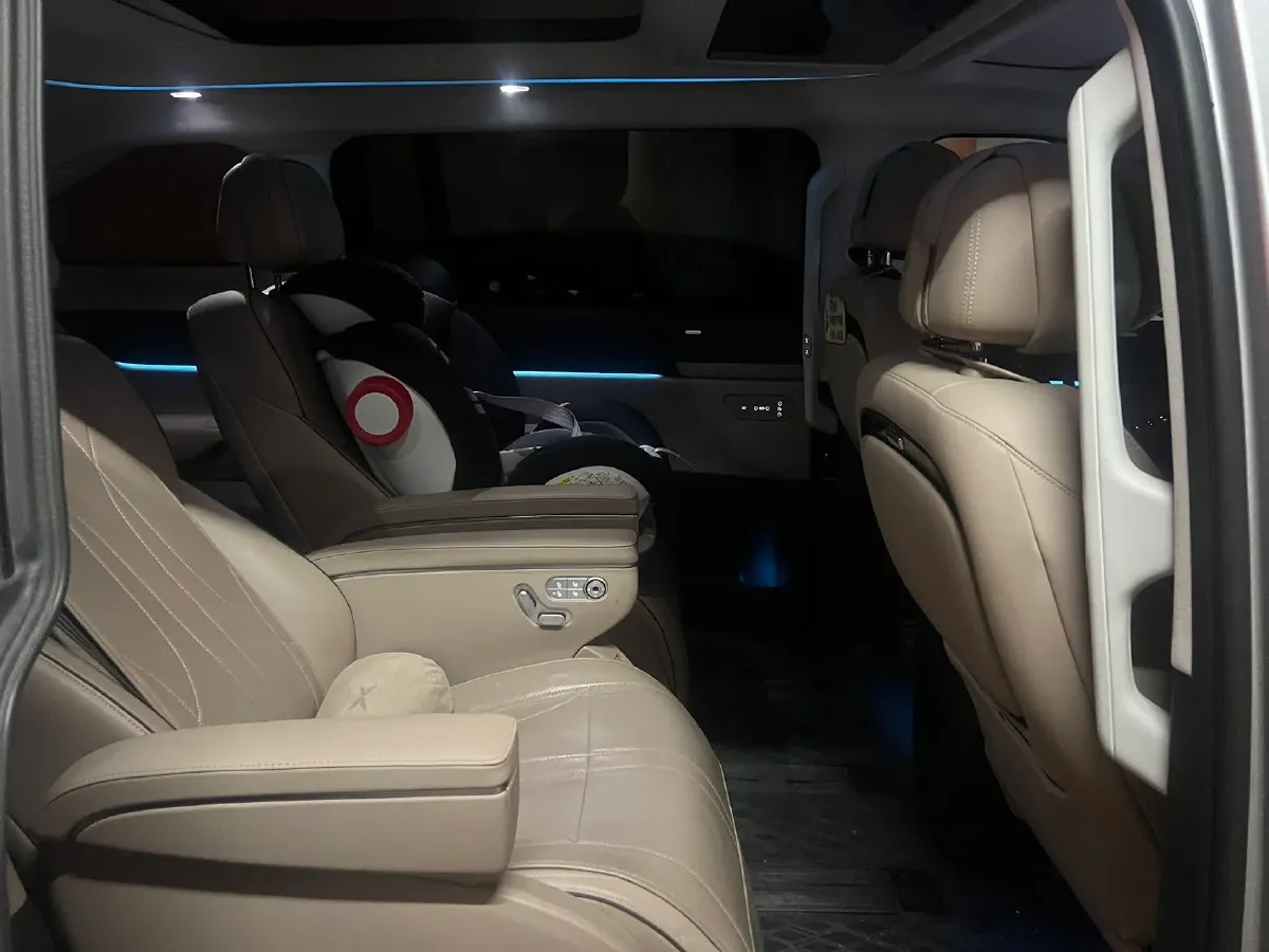 2024 Xpeng X9 BEV 101.5KWH,autocango,china used car exporter,china ev exporter,chinese used car exporter,chinese used ev exporter