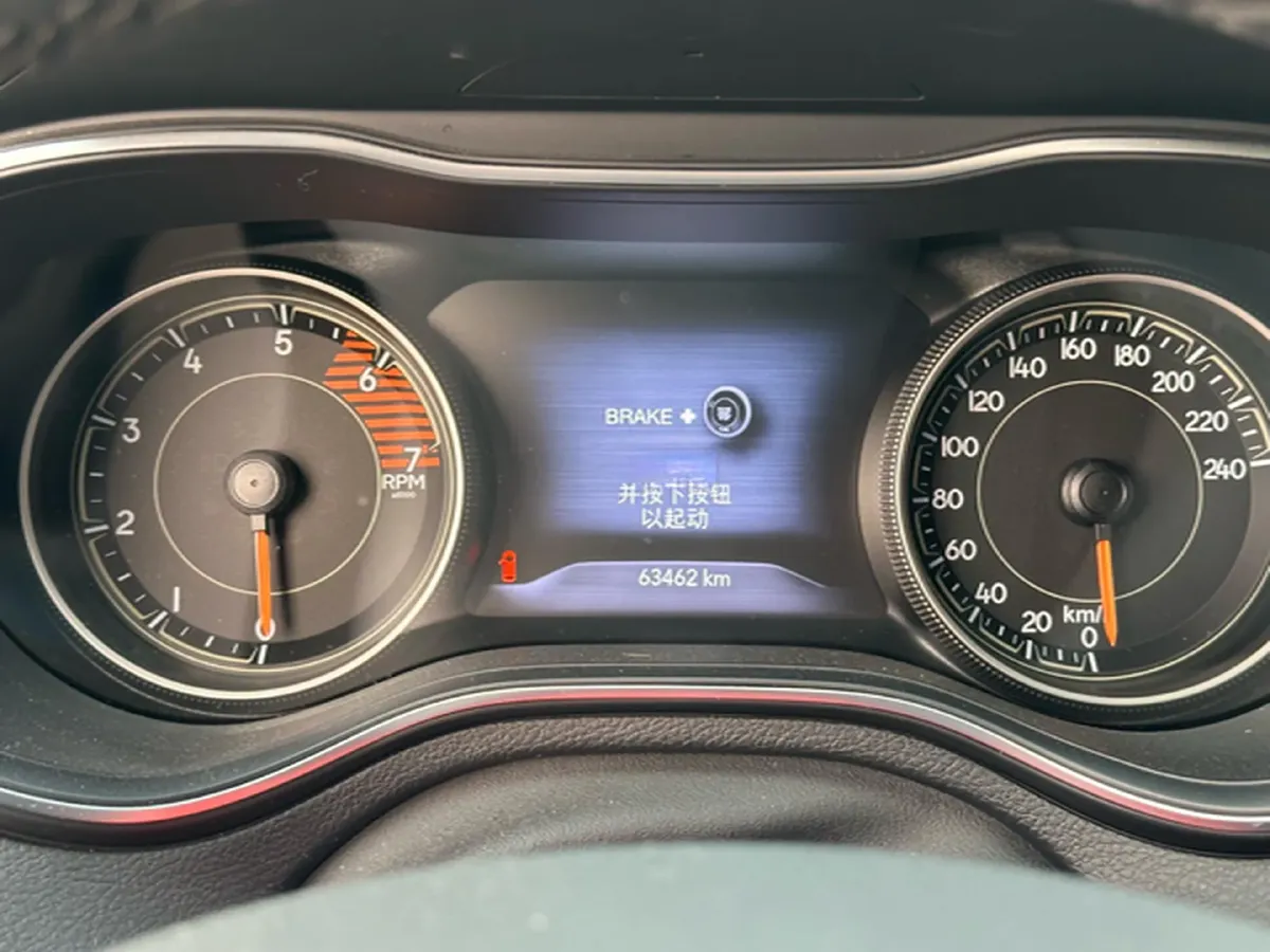 2019 Jeep Cherokee 2.0T 234HP L4 9AT,autocango,china used car exporter,china ev exporter,chinese used car exporter,chinese used ev exporter