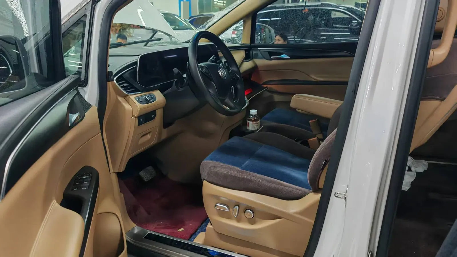 2021 Buick GL8 2.0T 237HP L4 9AT,autocango,china used car exporter,china ev exporter,chinese used car exporter,chinese used ev exporter