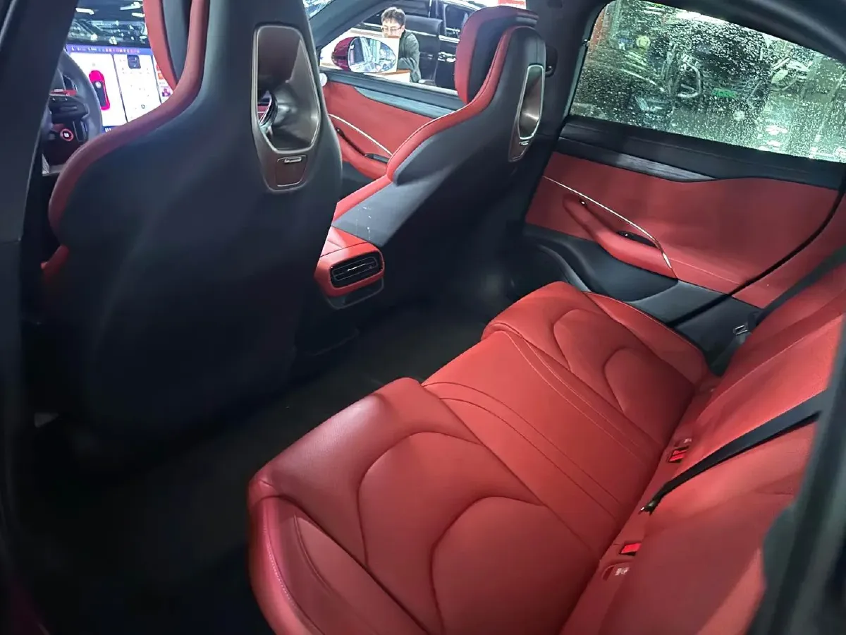 2024 MI SU7 BEV 73.6KWH,autocango,china used car exporter,china ev exporter,chinese used car exporter,chinese used ev exporter