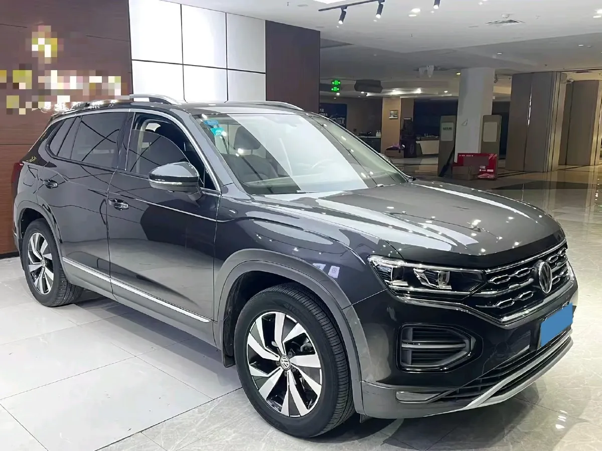 2019 Jeep Cherokee 2.0T 234HP L4 9AT,autocango,china used car exporter,china ev exporter,chinese used car exporter,chinese used ev exporter