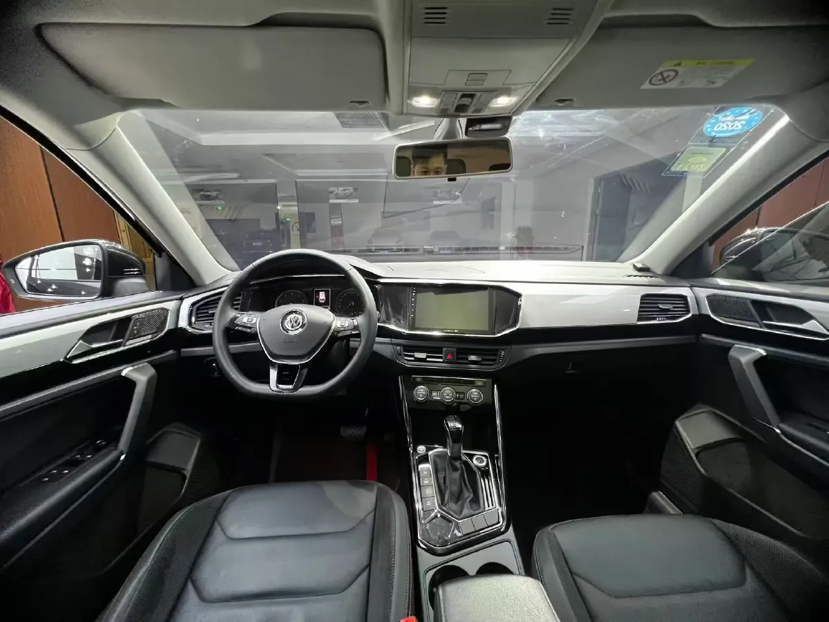 2019 Jeep Cherokee 2.0T 234HP L4 9AT,autocango,china used car exporter,china ev exporter,chinese used car exporter,chinese used ev exporter