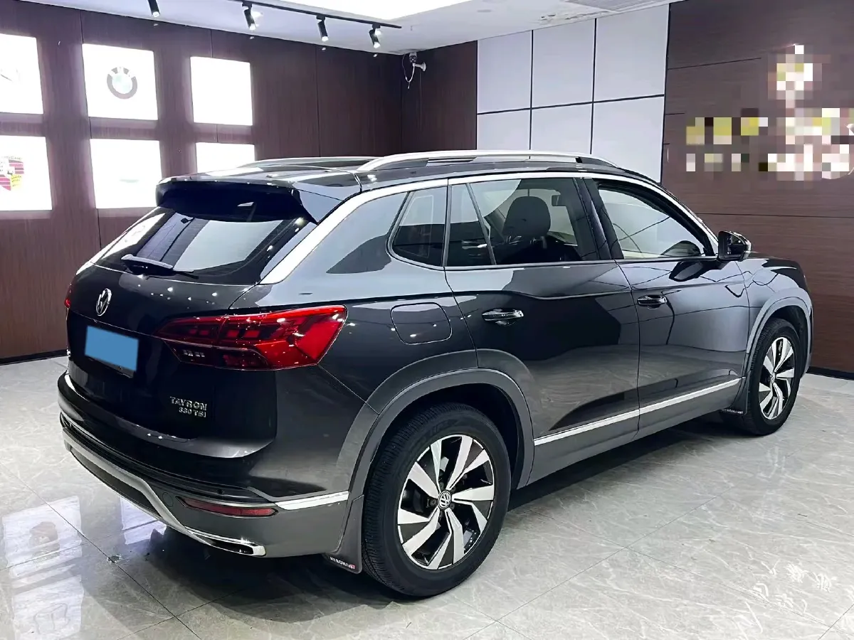 2019 Jeep Cherokee 2.0T 234HP L4 9AT,autocango,china used car exporter,china ev exporter,chinese used car exporter,chinese used ev exporter