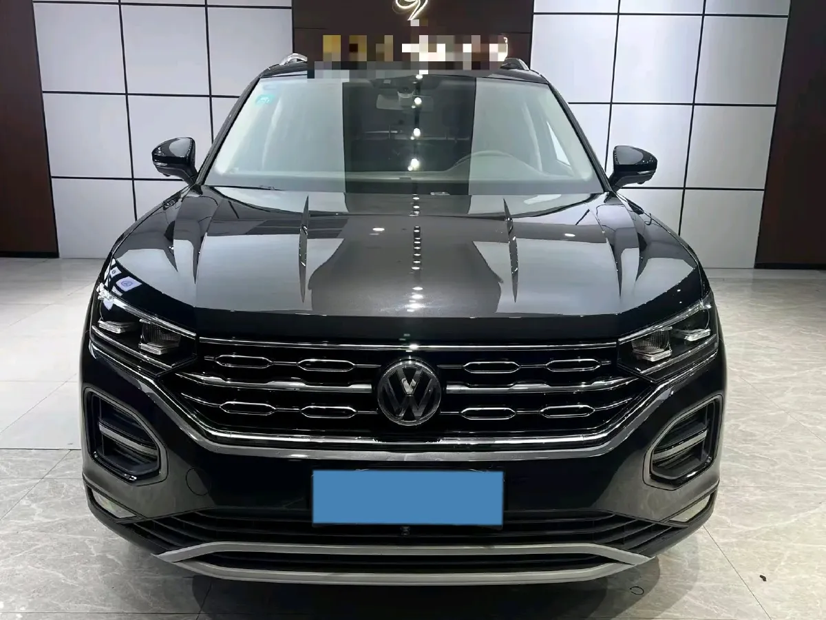 2019 Jeep Cherokee 2.0T 234HP L4 9AT,autocango,china used car exporter,china ev exporter,chinese used car exporter,chinese used ev exporter
