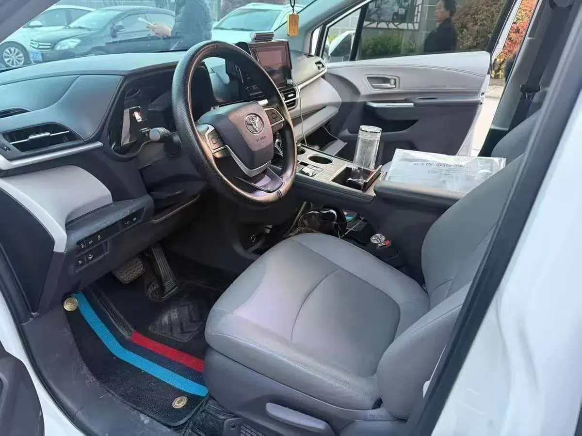 2023 Toyota Granvia 2.5L 189HP L4 E-CVT Hybrid,autocango,china used car exporter,china ev exporter,chinese used car exporter,chinese used ev exporter