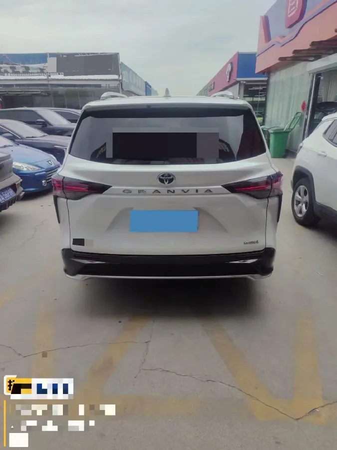 2023 Toyota Granvia 2.5L 189HP L4 E-CVT Hybrid,autocango,china used car exporter,china ev exporter,chinese used car exporter,chinese used ev exporter