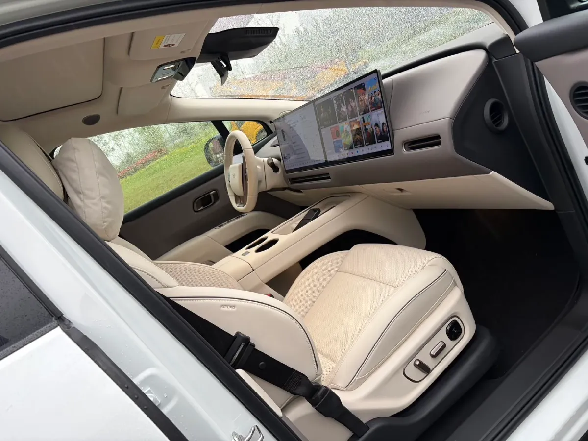 2025 Li i8 BEV,autocango,china used car exporter,china ev exporter,chinese used car exporter,chinese used ev exporter