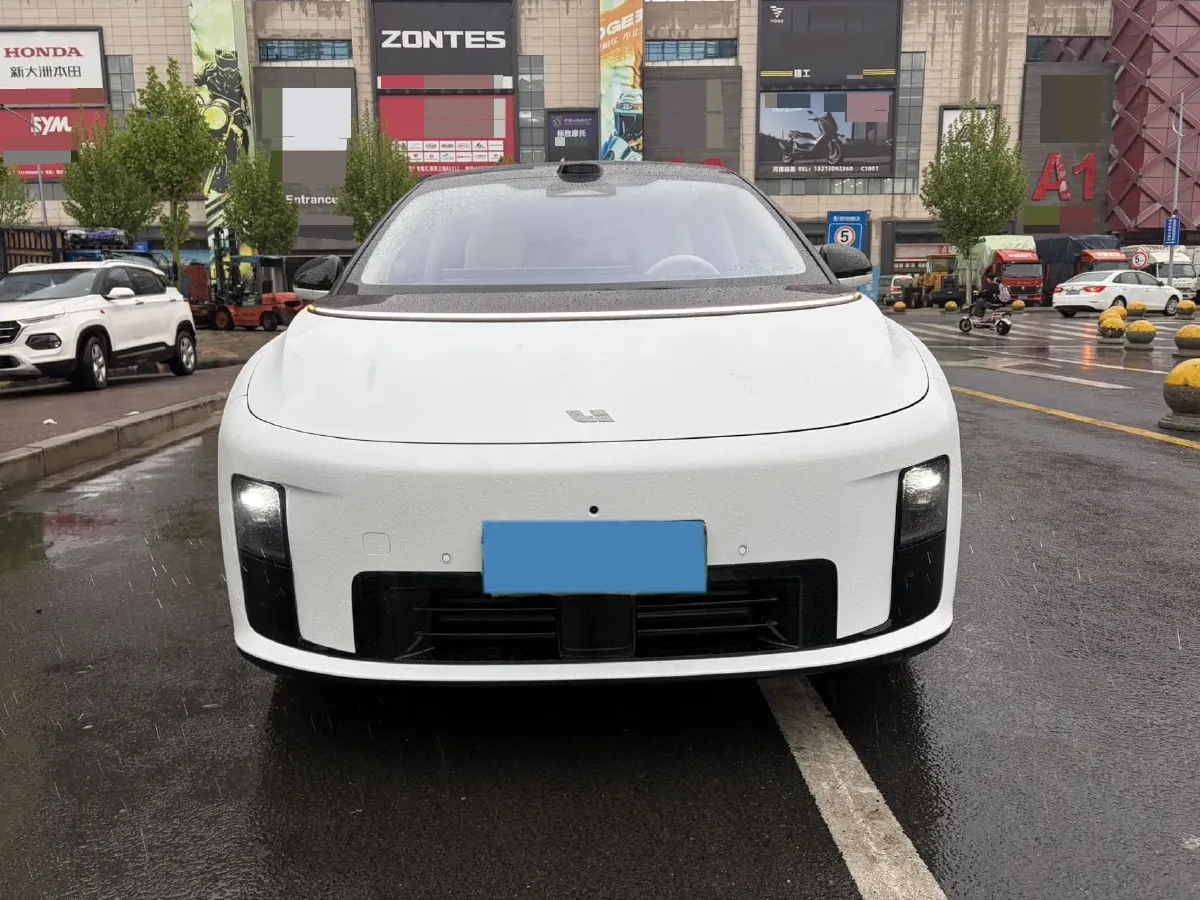 2025 Li i8 BEV,autocango,china used car exporter,china ev exporter,chinese used car exporter,chinese used ev exporter