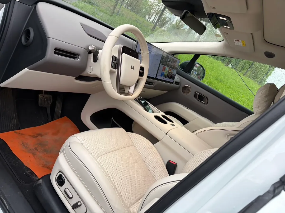 2025 Li i8 BEV,autocango,china used car exporter,china ev exporter,chinese used car exporter,chinese used ev exporter