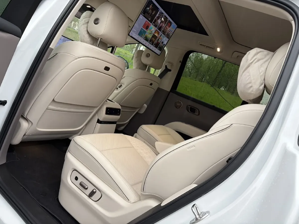 2025 Li i8 BEV,autocango,china used car exporter,china ev exporter,chinese used car exporter,chinese used ev exporter