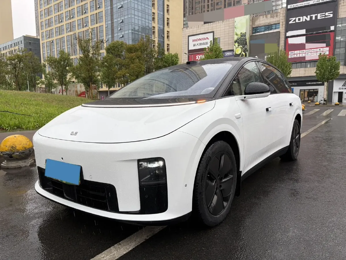 2025 Li i8 BEV,autocango,china used car exporter,china ev exporter,chinese used car exporter,chinese used ev exporter