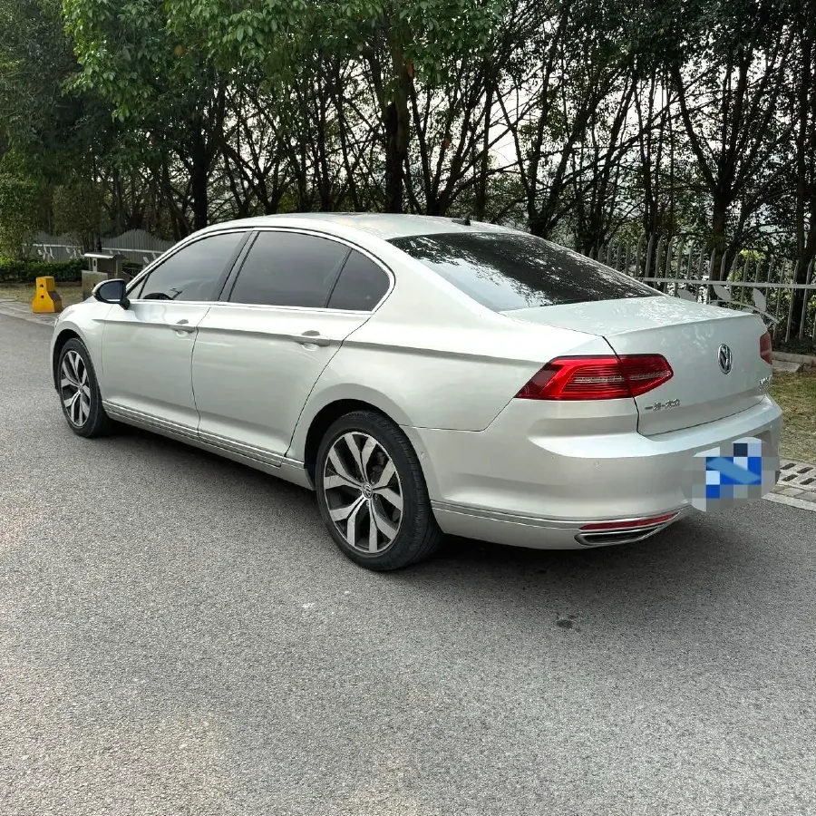 2019 Volkswagen Magotan 2.0T 186HP L4 7DCT,autocango,china used car exporter,china ev exporter,chinese used car exporter,chinese used ev exporter