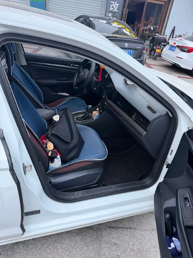 2019 Bestune T77 1.2T 143HP L4 7DCT,autocango,china used car exporter,china ev exporter,chinese used car exporter,chinese used ev exporter