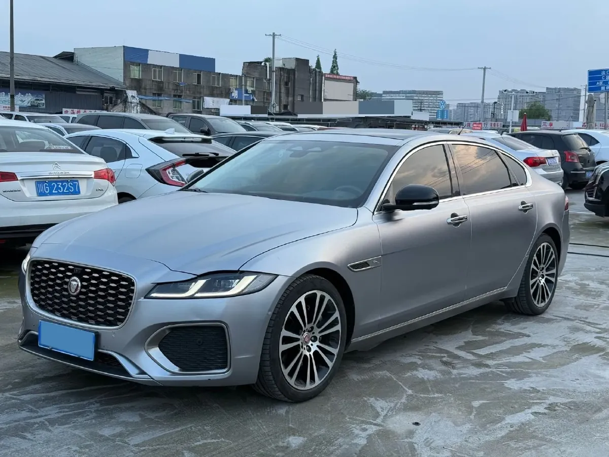 2022 Jaguar XFL 2.0T 250HP L4 8AT,autocango,china used car exporter,china ev exporter,chinese used car exporter,chinese used ev exporter