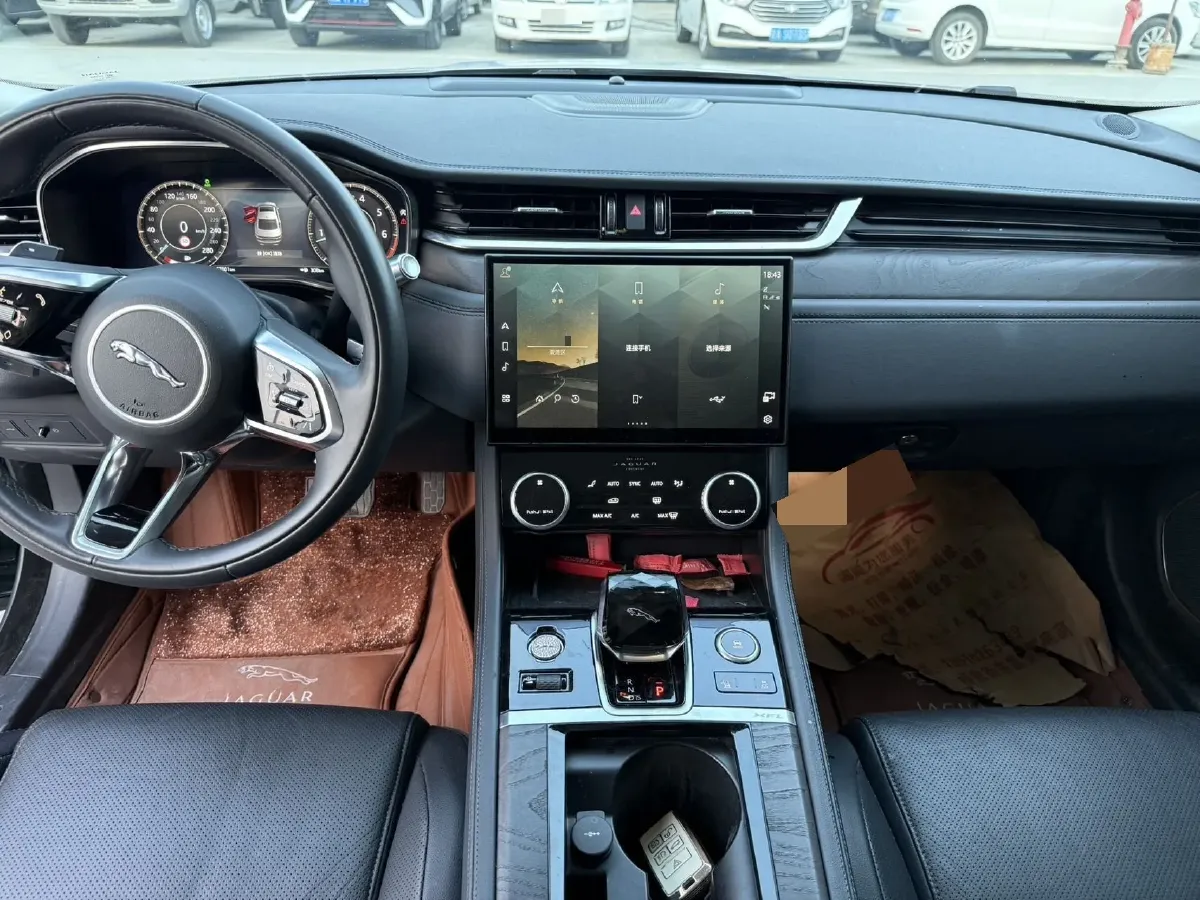 2022 Jaguar XFL 2.0T 250HP L4 8AT,autocango,china used car exporter,china ev exporter,chinese used car exporter,chinese used ev exporter