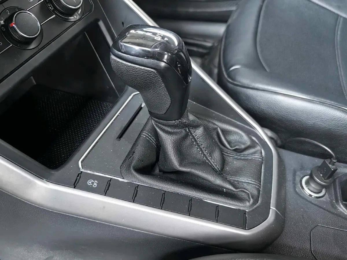 2019 Volkswagen Polo 1.5L 113HP L4 6AT,autocango,china used car exporter,china ev exporter,chinese used car exporter,chinese used ev exporter