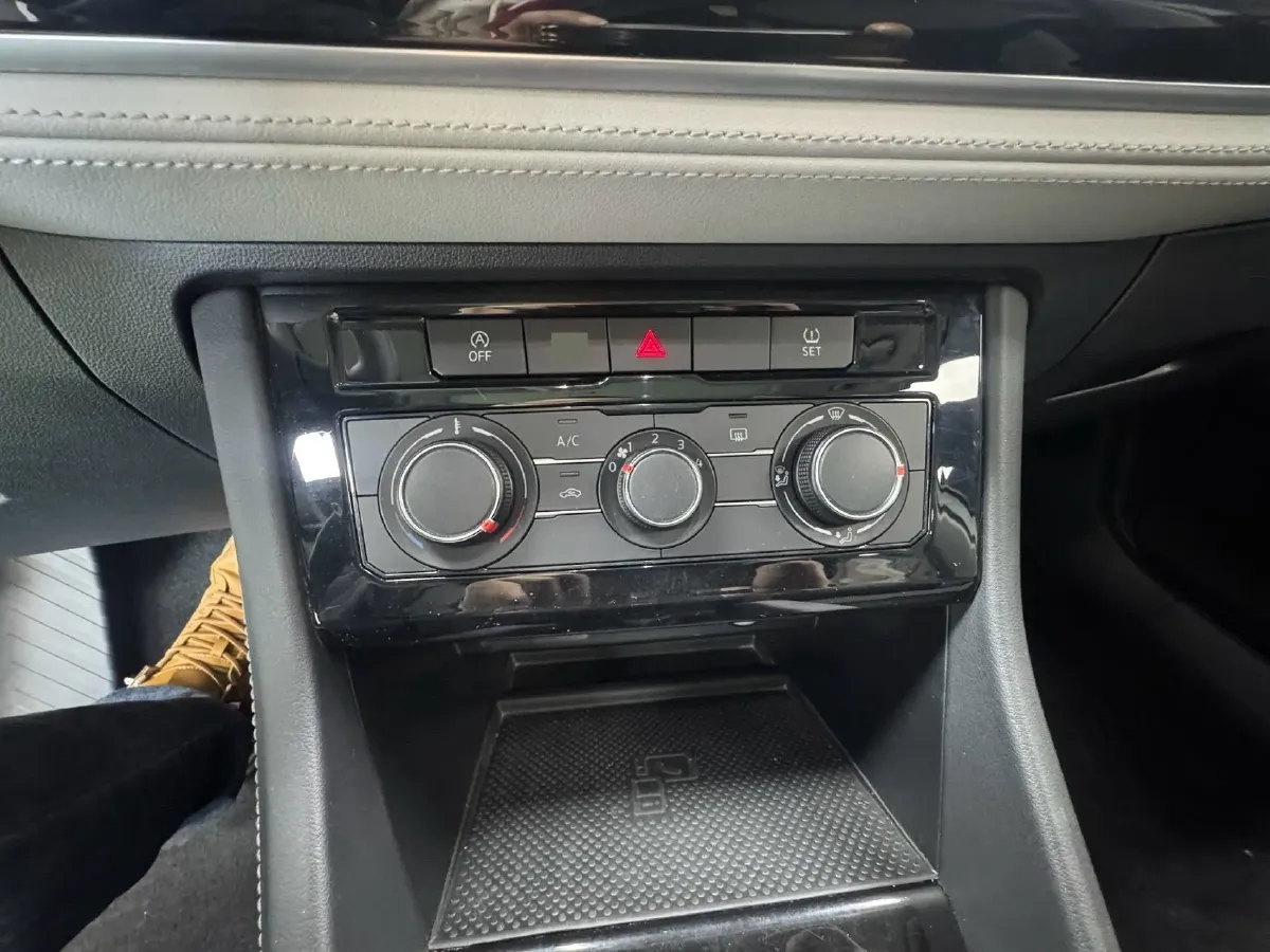 2023 Jetta VS7 1.4T 150HP L4 6AT,autocango,china used car exporter,china ev exporter,chinese used car exporter,chinese used ev exporter