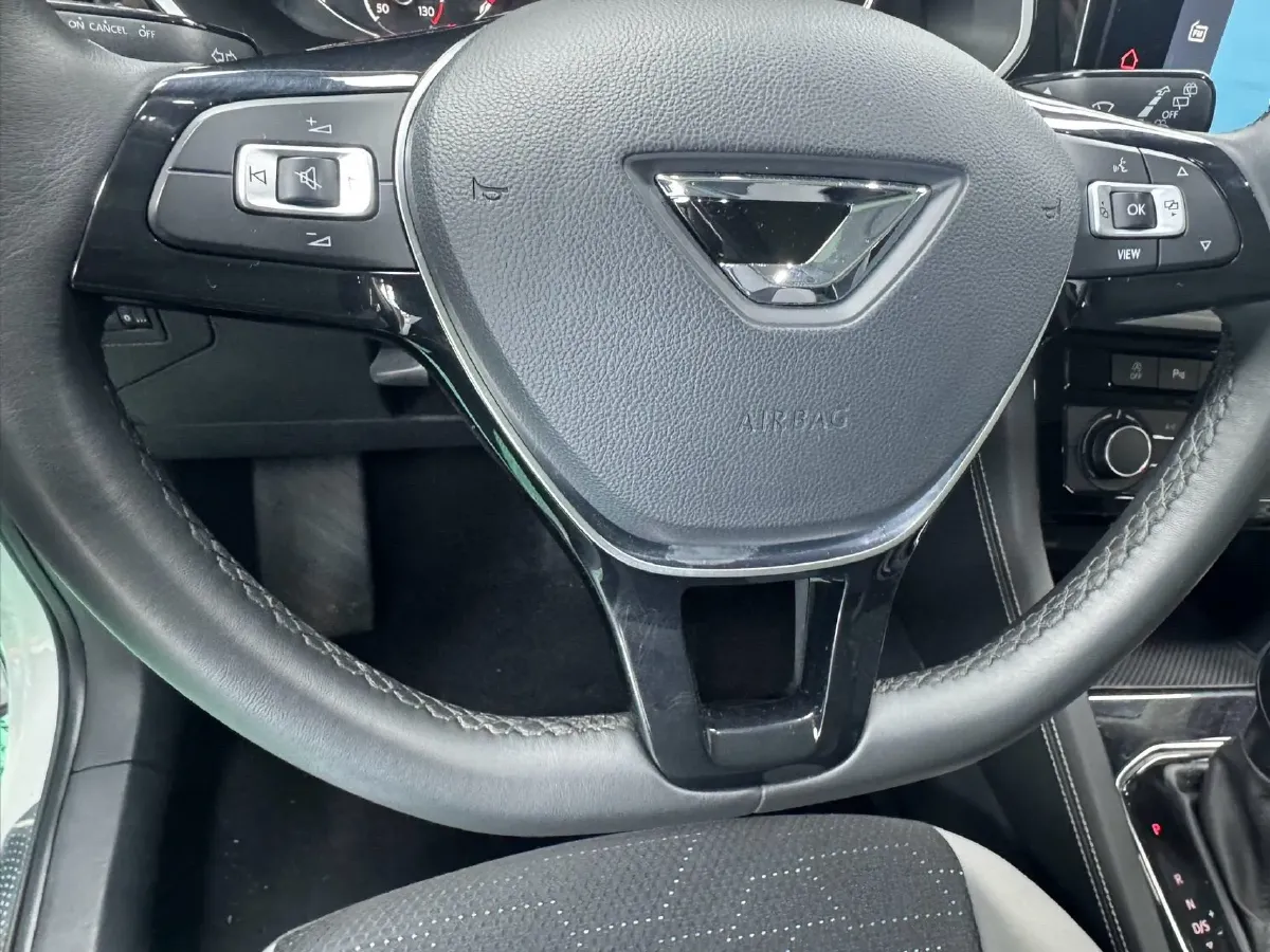 2023 Jetta VS7 1.4T 150HP L4 6AT,autocango,china used car exporter,china ev exporter,chinese used car exporter,chinese used ev exporter