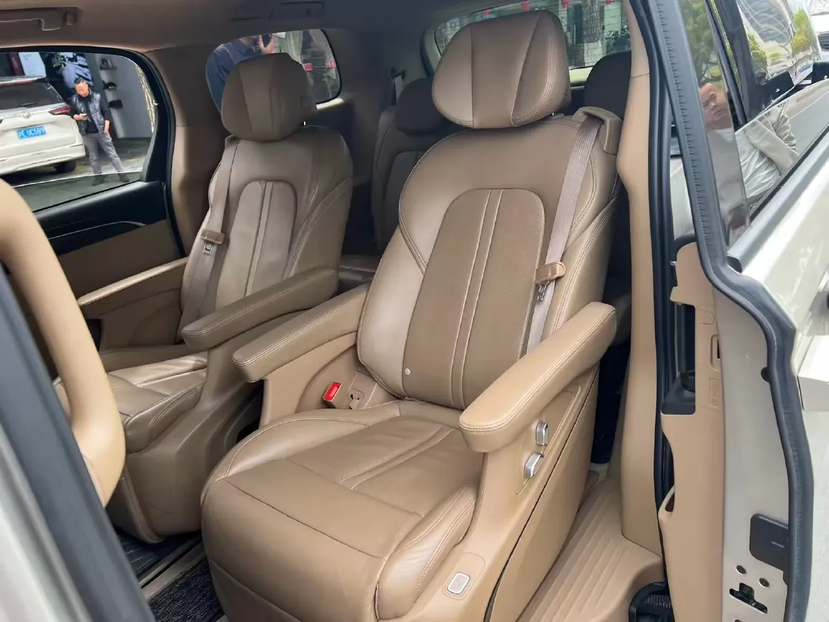 2021 Buick GL8 2.0T 237HP L4 9AT,autocango,china used car exporter,china ev exporter,chinese used car exporter,chinese used ev exporter